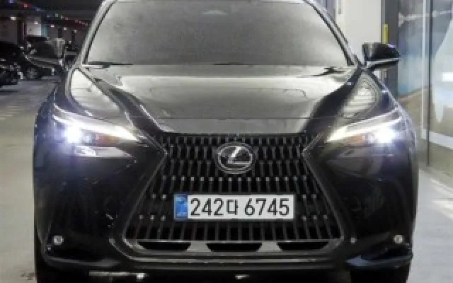 외제중고차시세 NX 350h 프리미엄 매물 사진 8 - 2025/03 31,108km